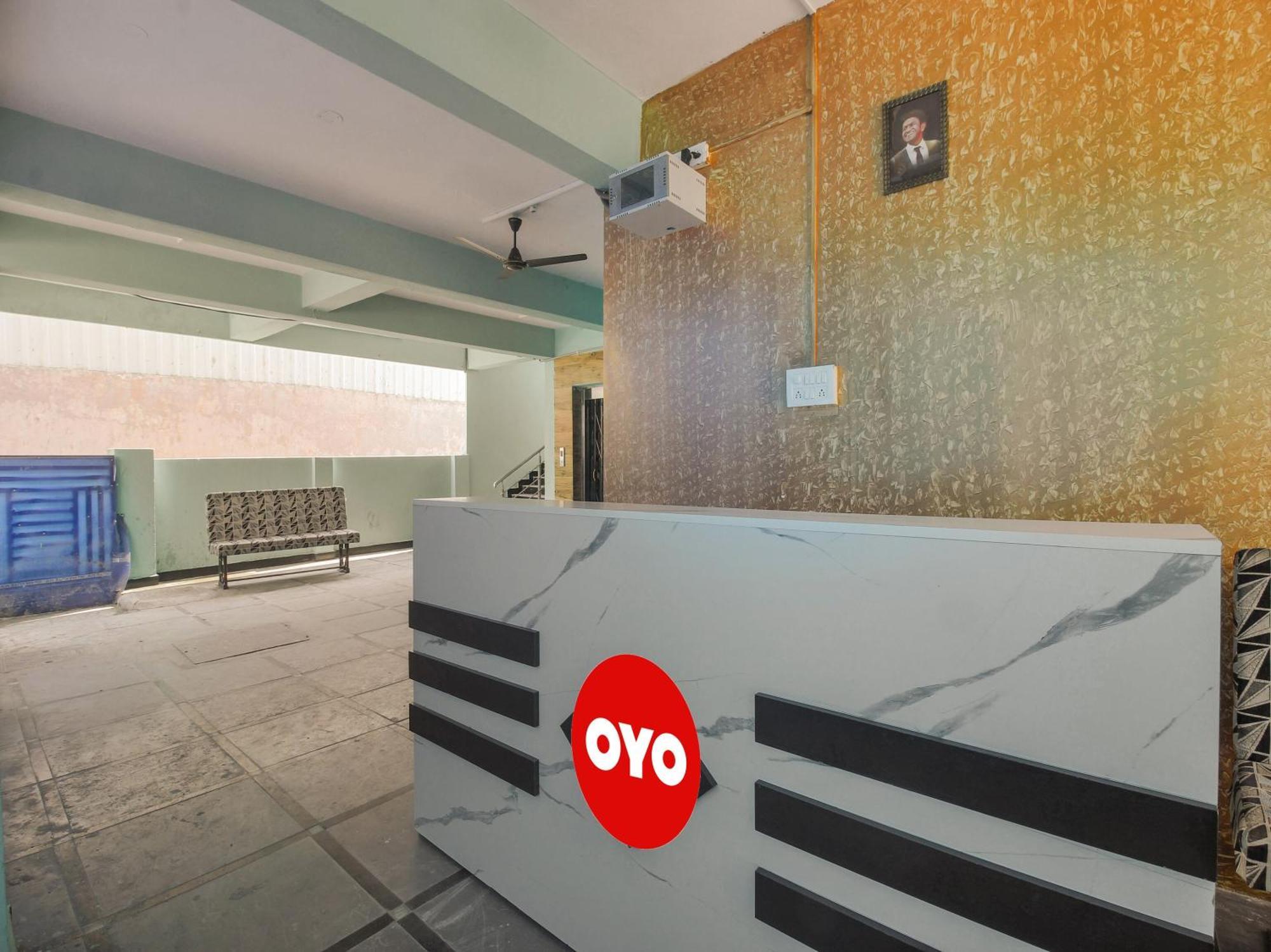 Hotel O R.J.International Pedda Ambarpet Exteriér fotografie