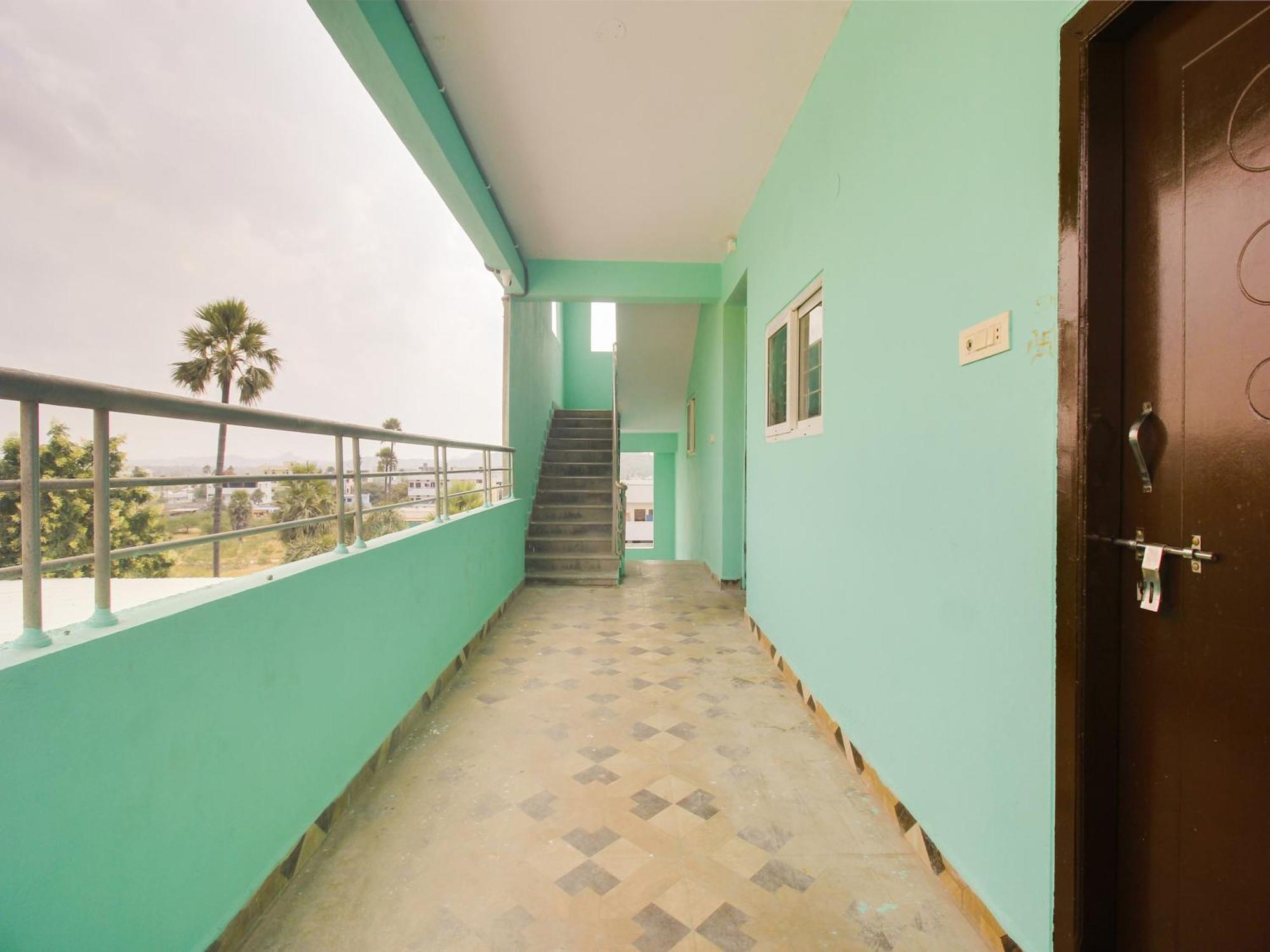 Hotel O R.J.International Pedda Ambarpet Exteriér fotografie